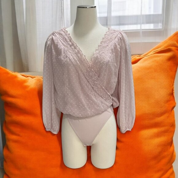 Express Light Pink Lace Trim Bodysuit XS Romantic Boho Cottagecore Feminine Chic - Picture 1 of 11